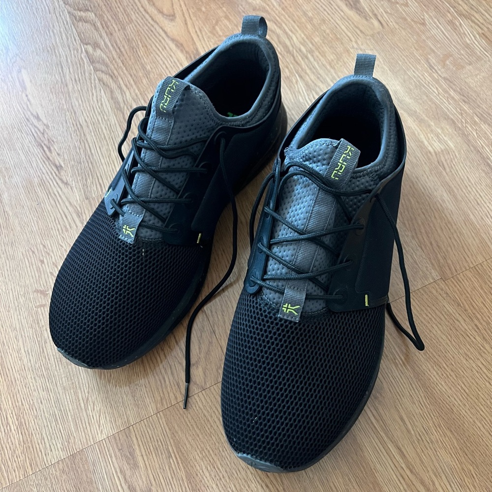 KURU Black Athletic Shoes